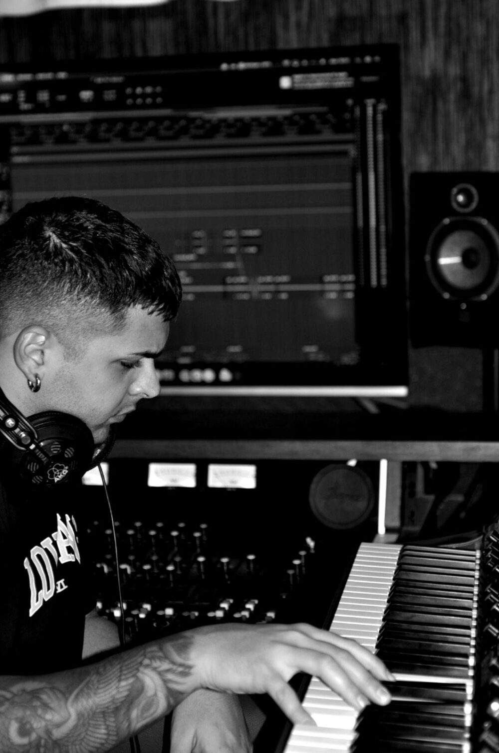 WhatsApp-Image-2025-02-06-at-20.23.36-blackwhite